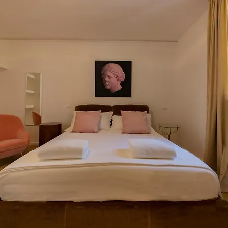 Bed & Breakfast Suites7 3*