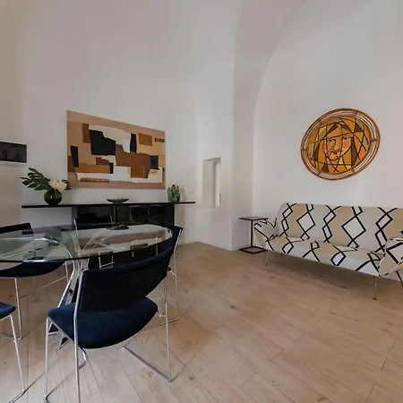 Suites7 Bed & Breakfast