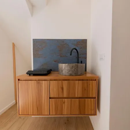 Suites7 Bed & Breakfast