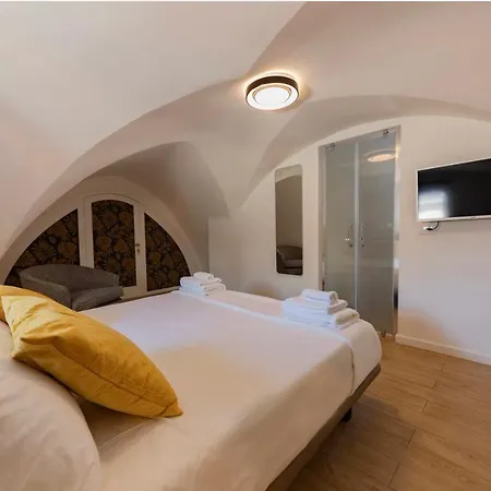 Bed & Breakfast Suites7