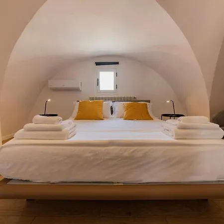 Suites7 Bed & Breakfast