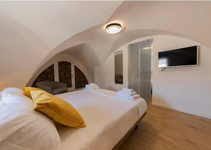 Bed & Breakfast Suites7